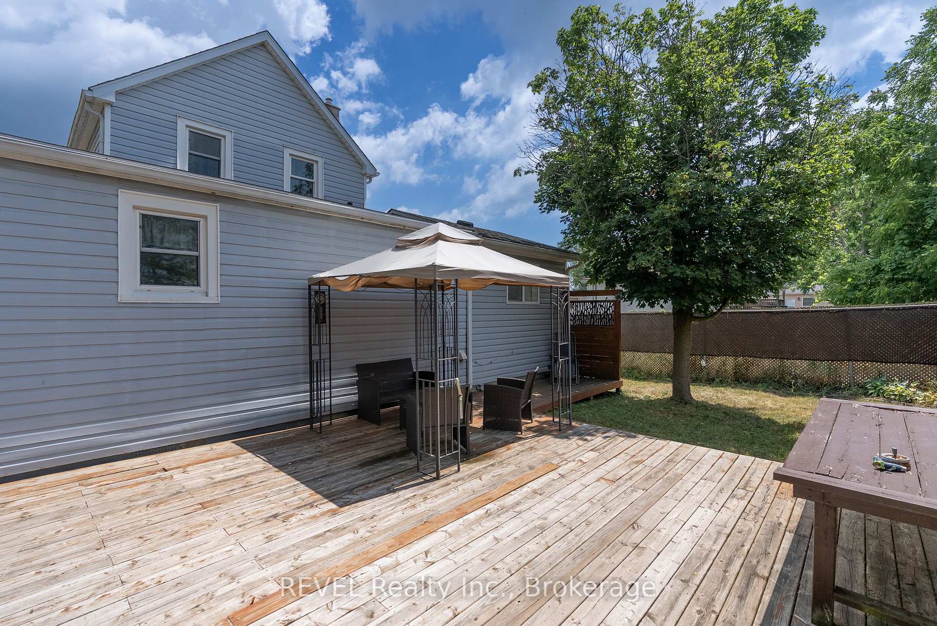 Photo 34 of 650 Deere Street, Welland, Lincoln/Crowland — HOMEH
