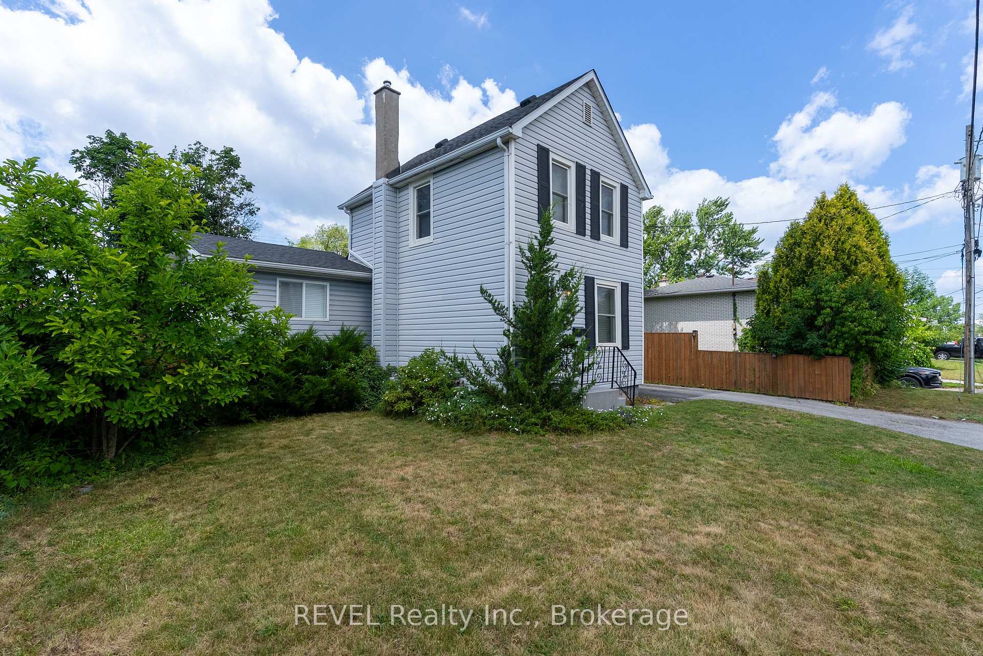 Photo 37 of 650 Deere Street, Welland, Lincoln/Crowland — HOMEH