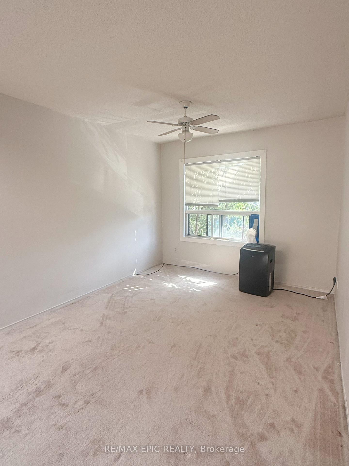 Photo 7 of Unit Upper/2nd Floor, 1044 Kingston Road, Toronto, The Beaches — HOMEH