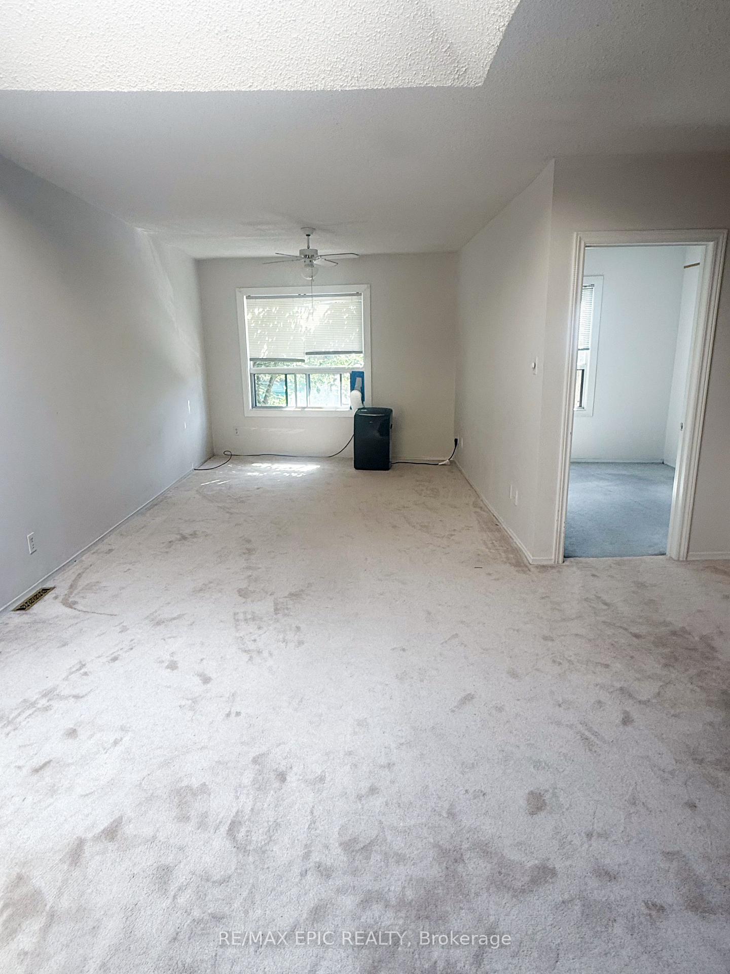 Photo 8 of Unit Upper/2nd Floor, 1044 Kingston Road, Toronto, The Beaches — HOMEH