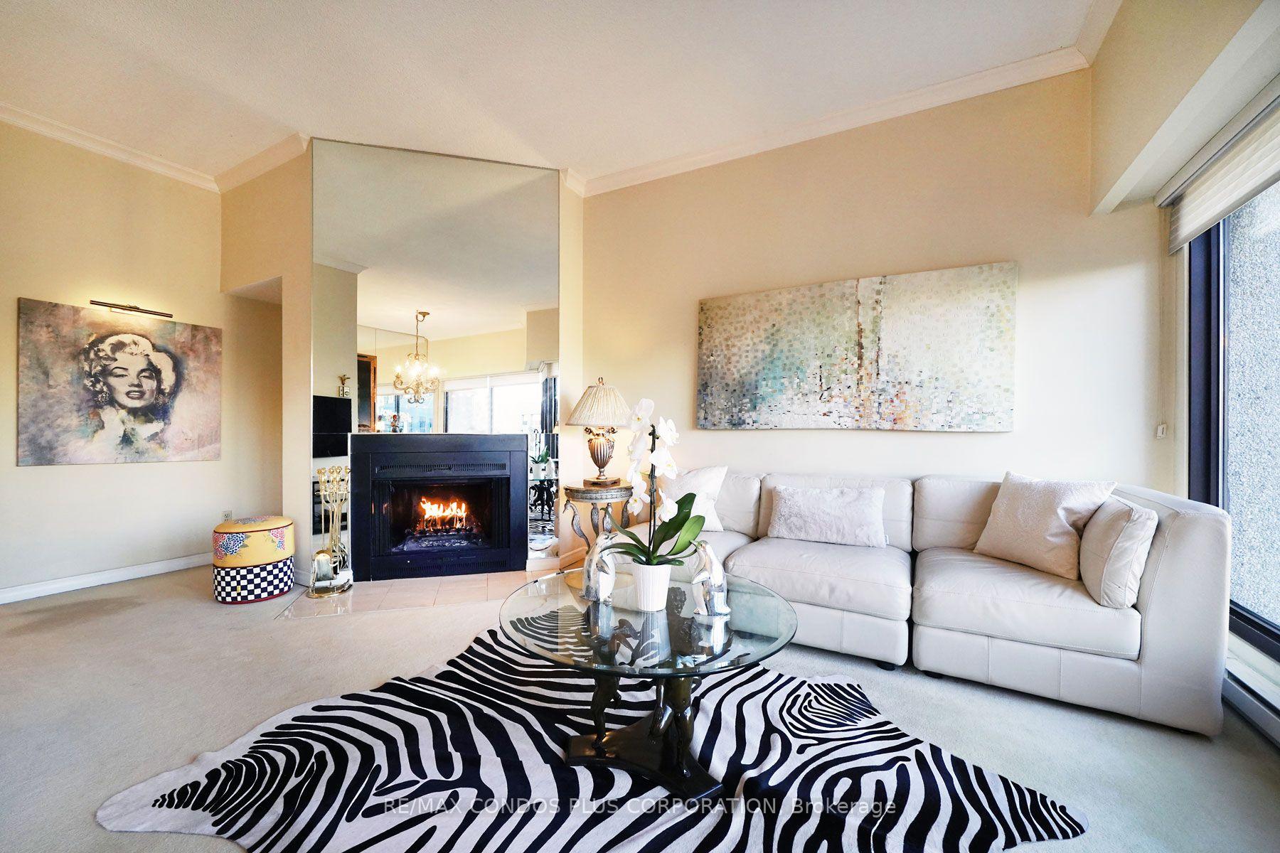 Photo 6 of Unit 3615, 55 Harbour Square, Toronto, Waterfront Communities — HOMEH