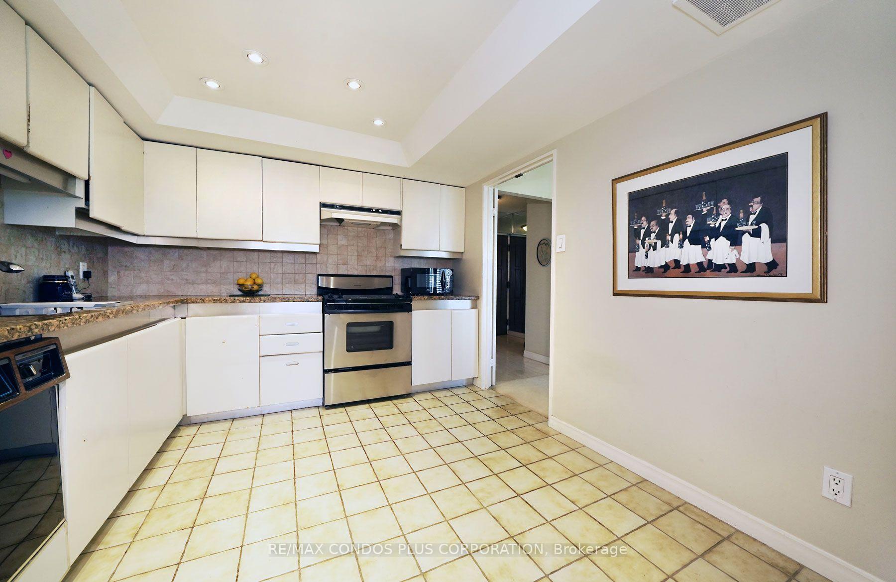 Photo 14 of Unit 3615, 55 Harbour Square, Toronto, Waterfront Communities — HOMEH