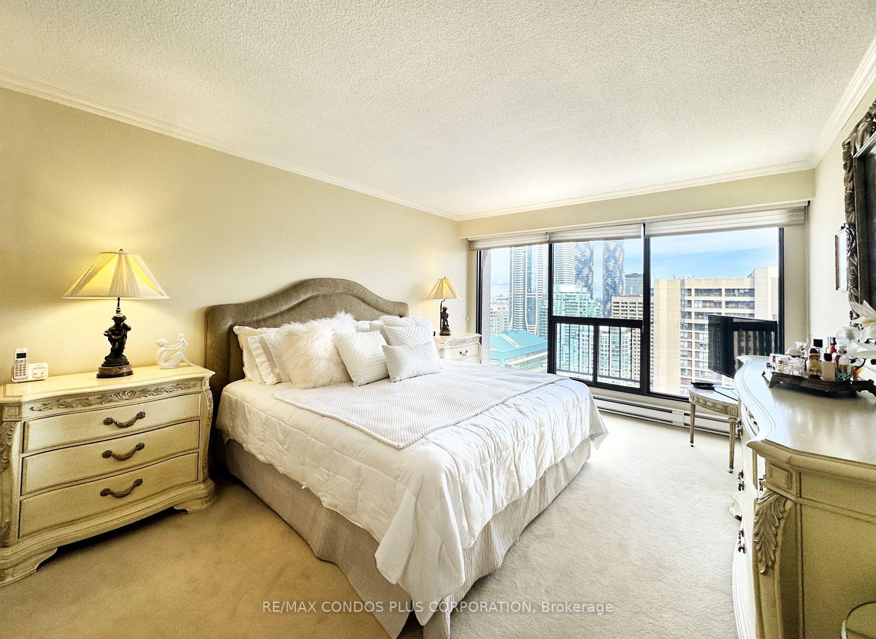 Photo 21 of Unit 3615, 55 Harbour Square, Toronto, Waterfront Communities — HOMEH