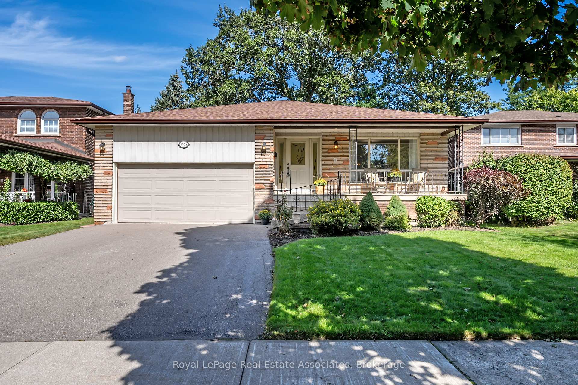 Front of 2553 Annelyn Court