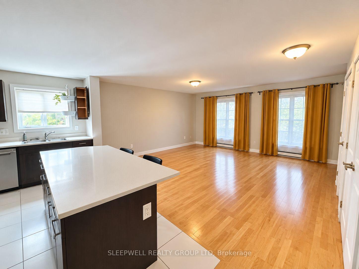 Photo 3 of Unit 2, 11 Chestnut Street, Ottawa, Ottawa East — HOMEH