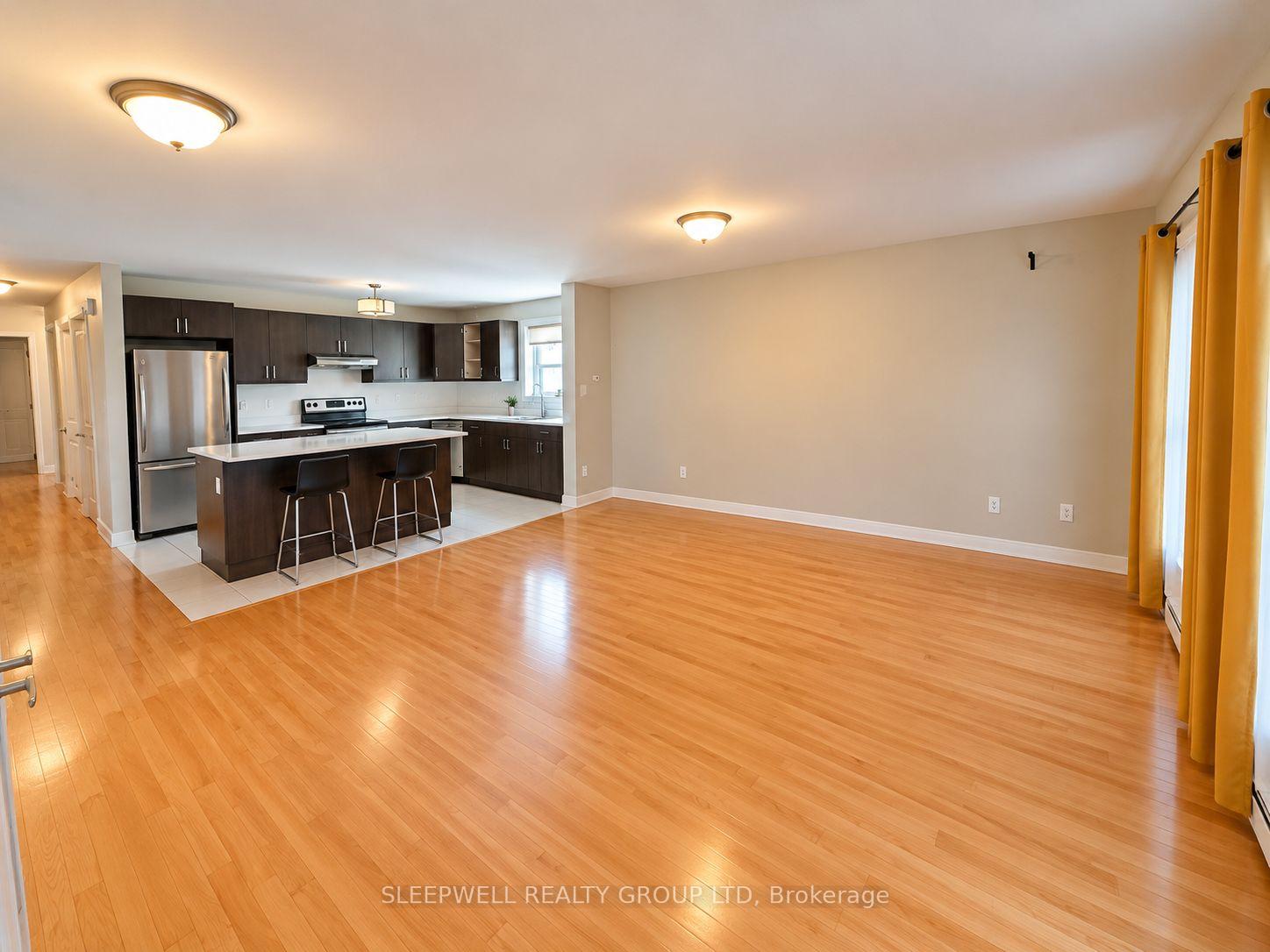 Photo 4 of Unit 2, 11 Chestnut Street, Ottawa, Ottawa East — HOMEH