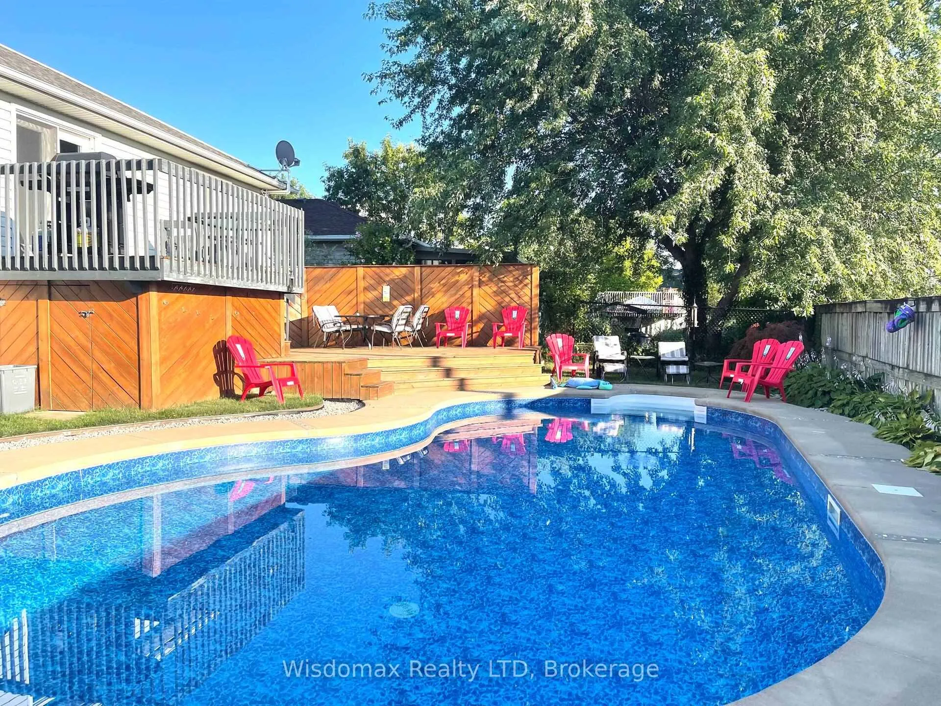 Photo of 8272 Woodsview Crescent