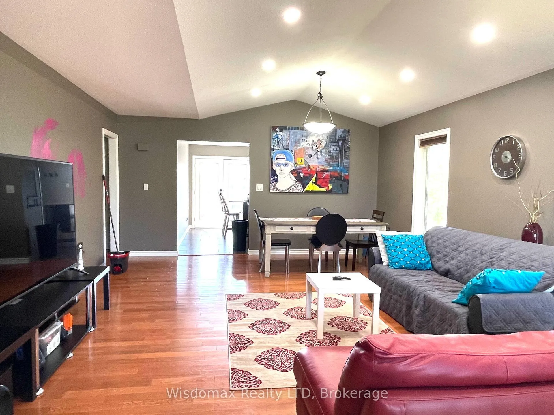 Photo 4 of 8272 Woodsview Crescent, Niagara Falls, Ascot — HOMEH