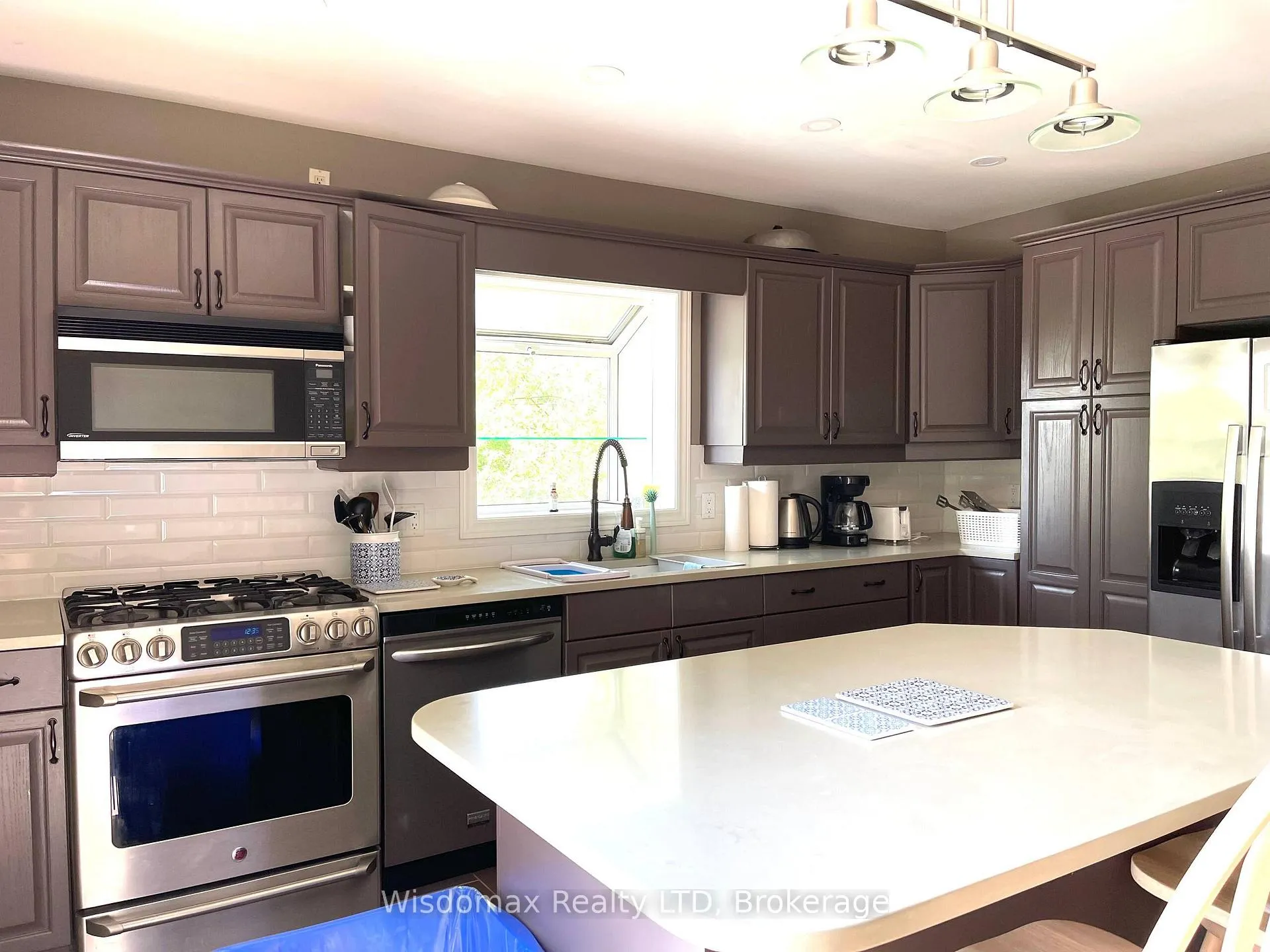 Photo 9 of 8272 Woodsview Crescent, Niagara Falls, Ascot — HOMEH
