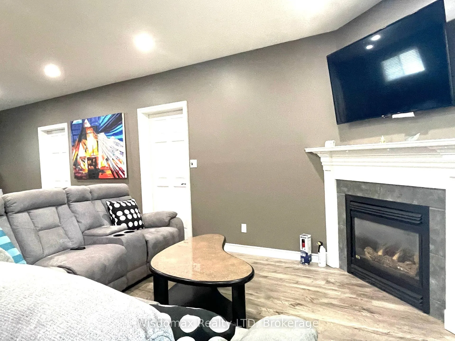 Photo 17 of 8272 Woodsview Crescent, Niagara Falls, Ascot — HOMEH