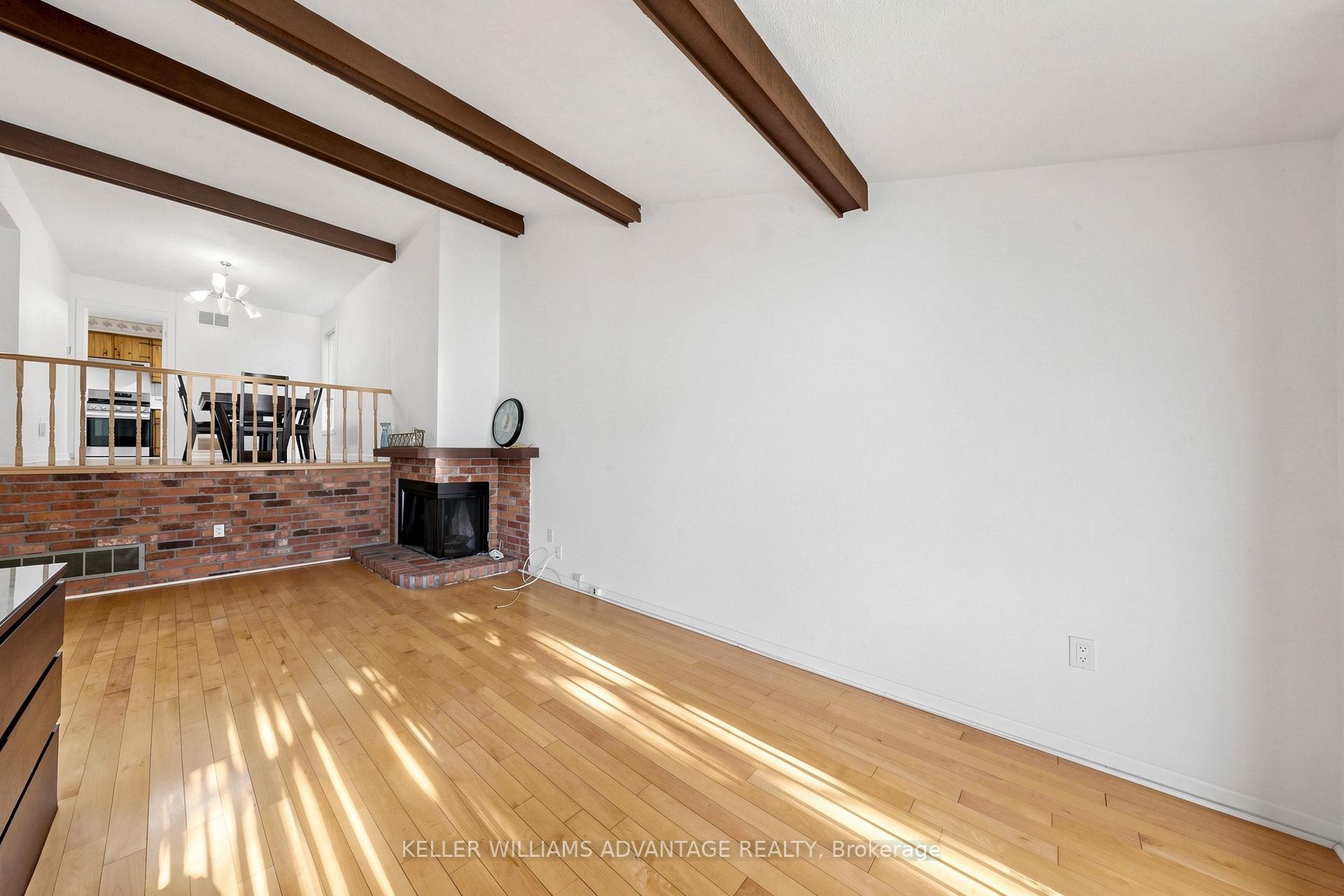 Photo 5 of 58 Ambercroft Boulevard, Scarborough, Steeles — HOMEH