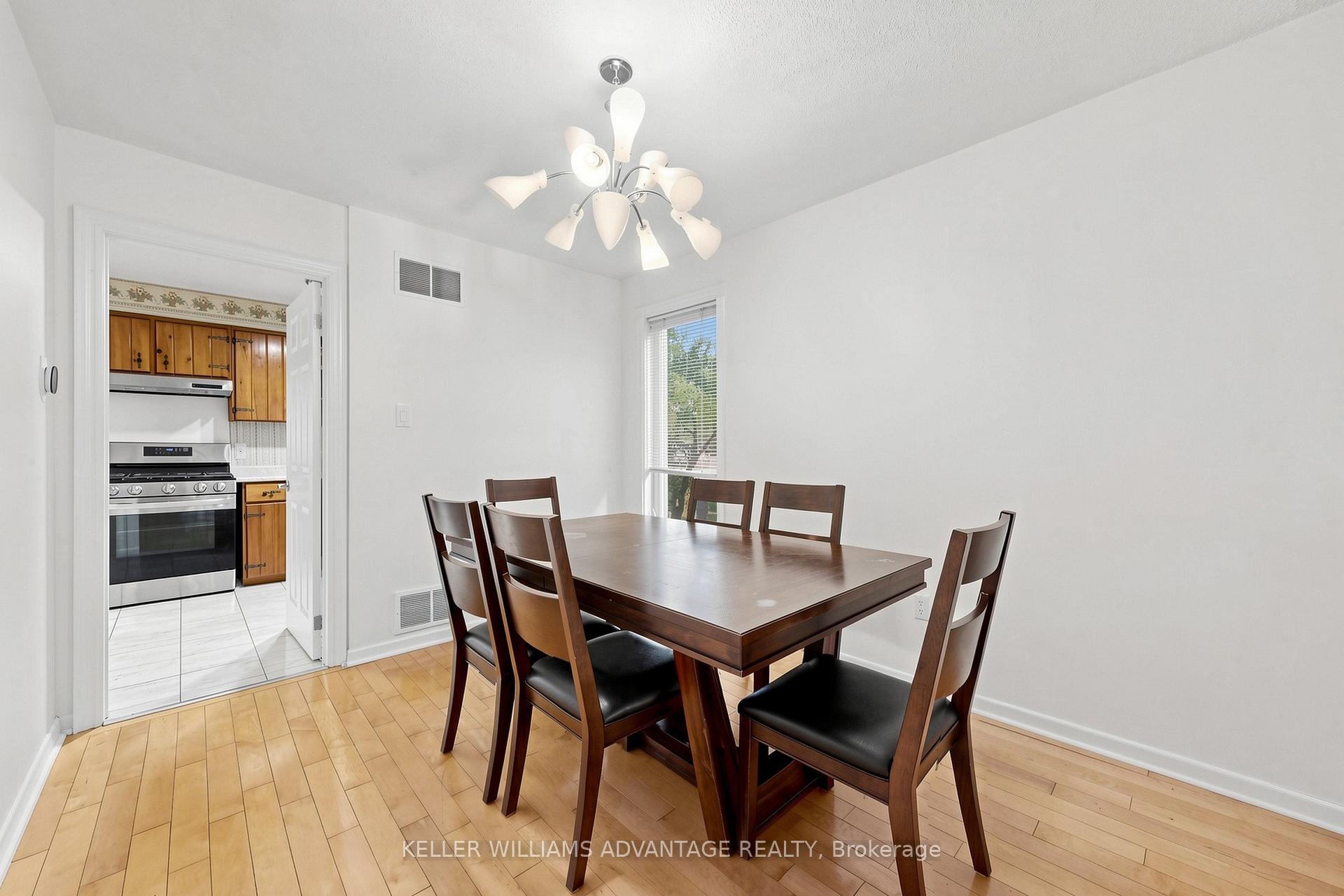 Photo 8 of 58 Ambercroft Boulevard, Scarborough, Steeles — HOMEH
