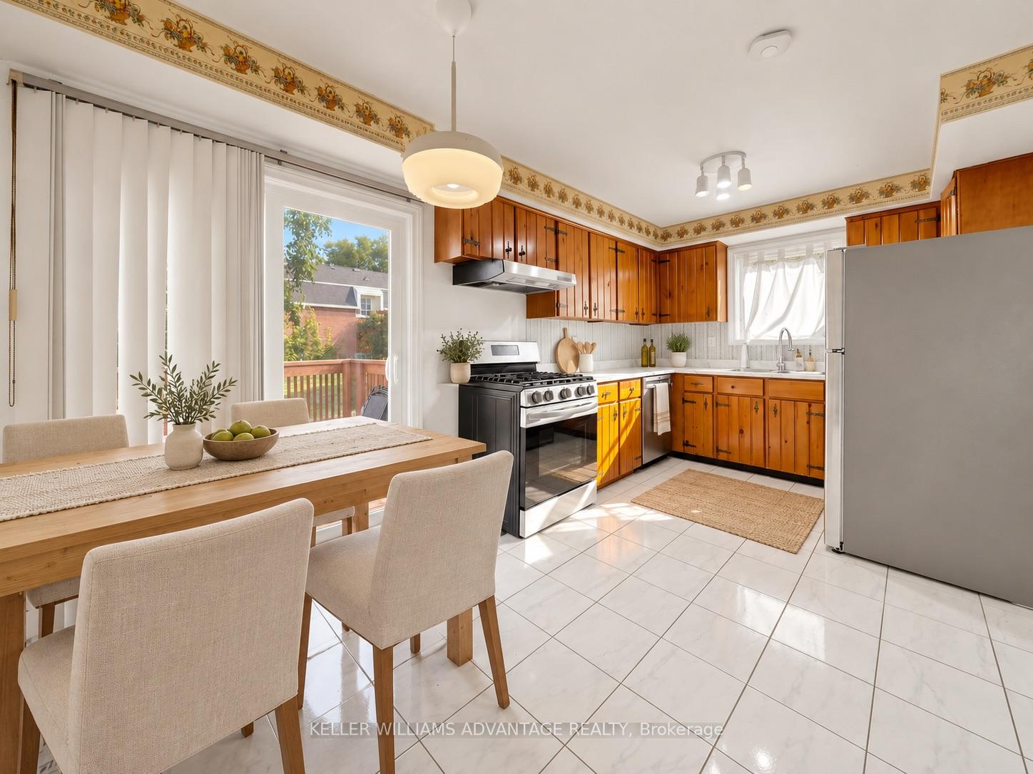 Photo 9 of 58 Ambercroft Boulevard, Scarborough, Steeles — HOMEH