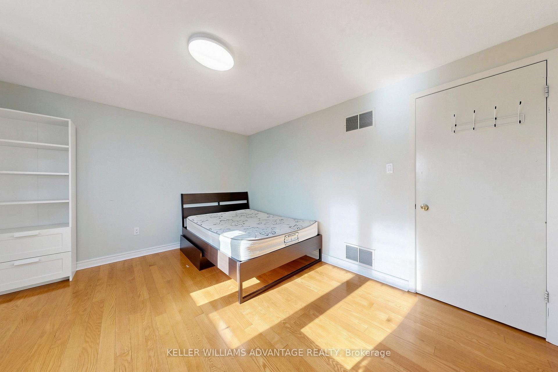 Photo 26 of 58 Ambercroft Boulevard, Scarborough, Steeles — HOMEH