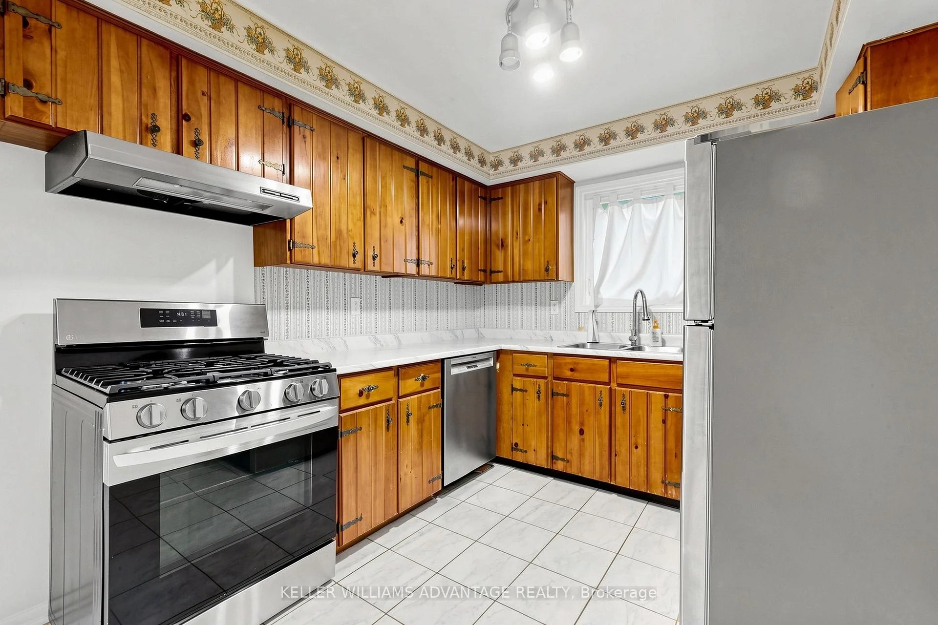Photo 31 of 58 Ambercroft Boulevard, Scarborough, Steeles — HOMEH