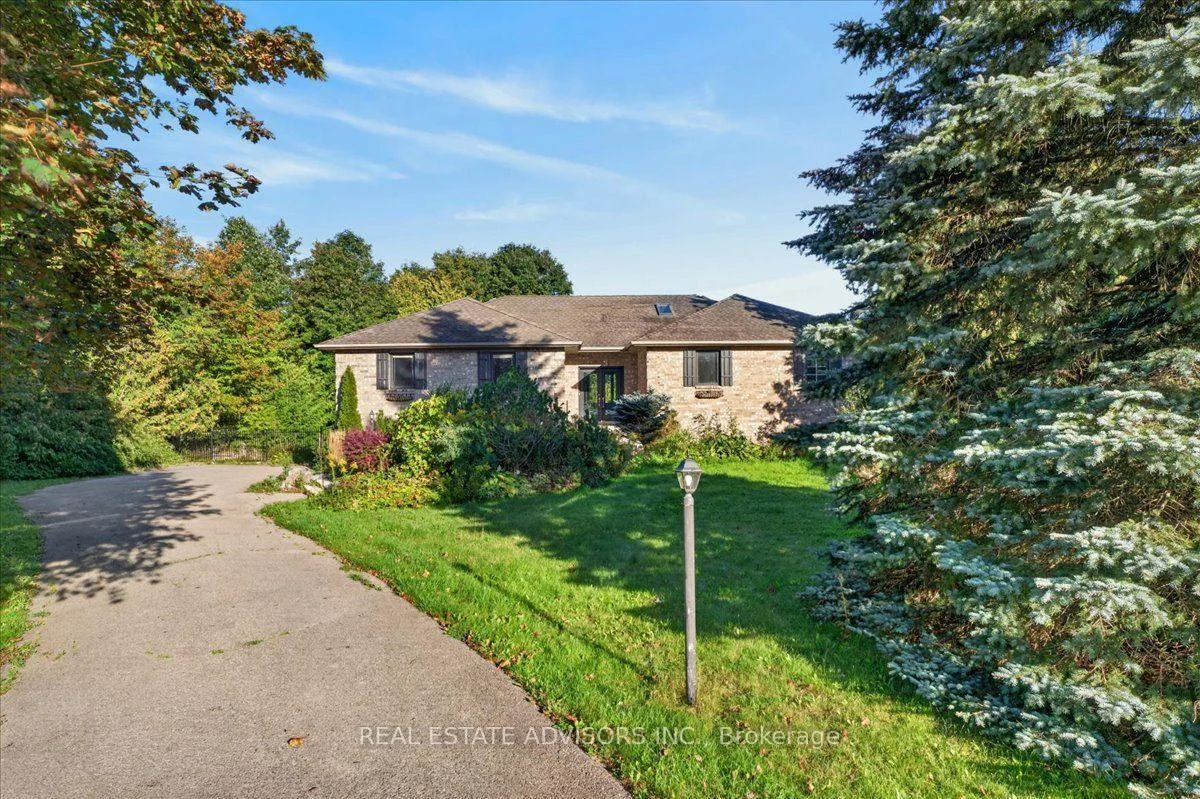 Photo 3 of 19 Mcconachie Crescent, Caledon, Rural Caledon — HOMEH
