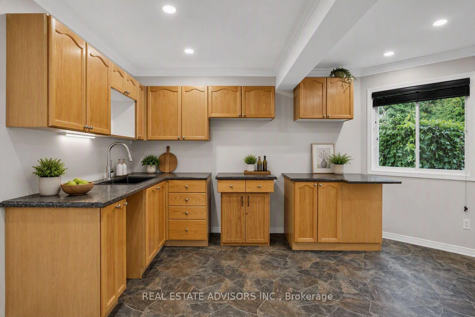 Photo 21 of 19 Mcconachie Crescent, Caledon, Rural Caledon — HOMEH