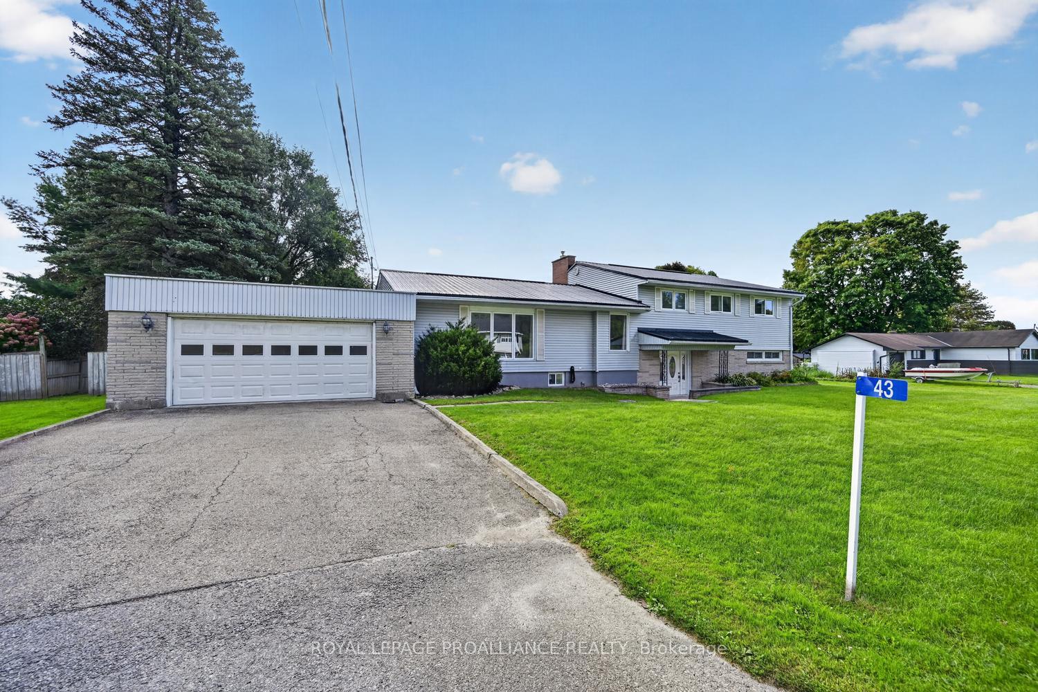 Photo 2 of 43 Alta Vista Drive, Augusta, Augusta Twp — HOMEH