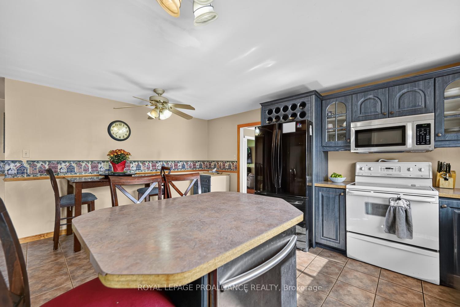 Photo 19 of 43 Alta Vista Drive, Augusta, Augusta Twp — HOMEH