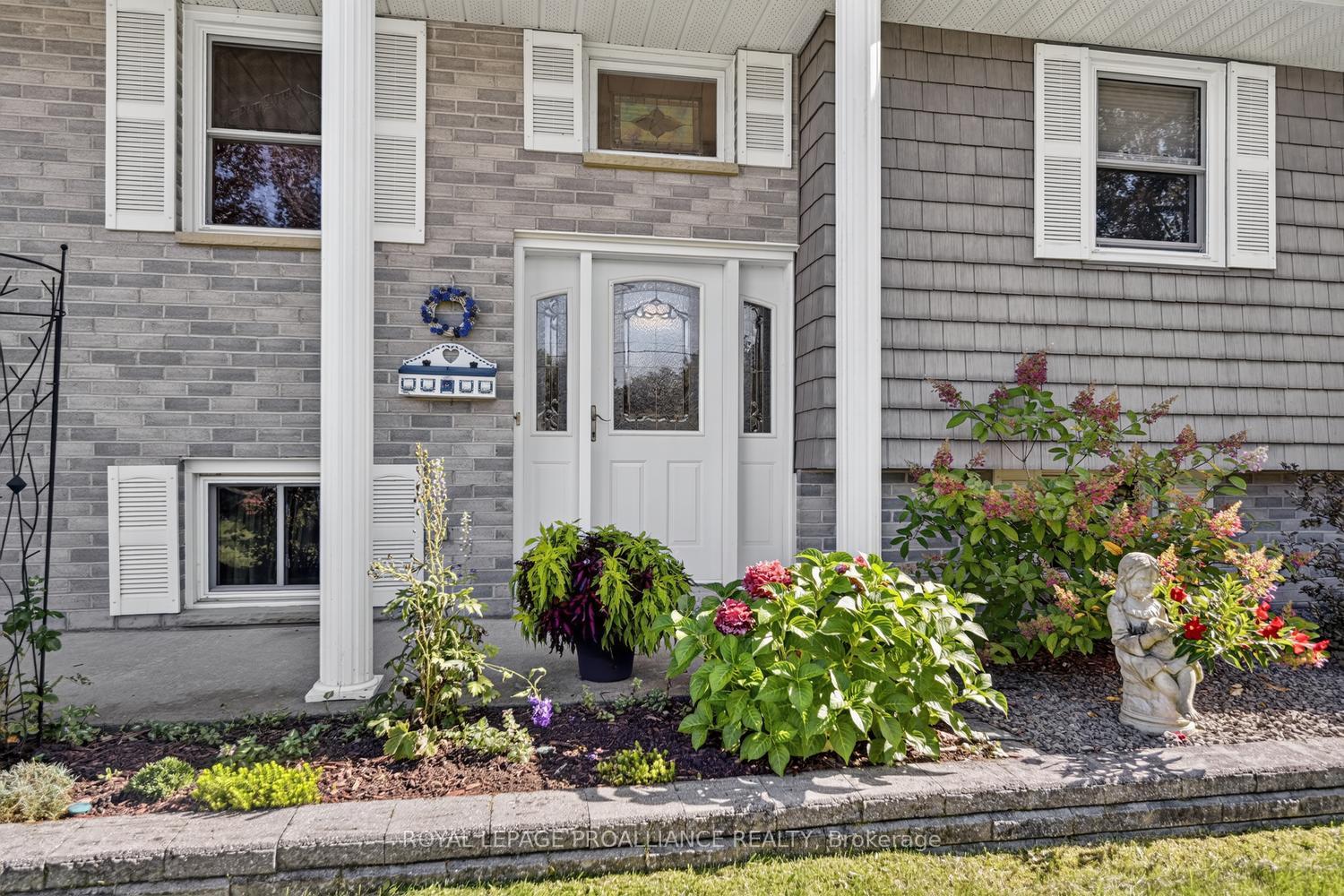 Photo 3 of 4709 Corbett Street, Augusta, Augusta Twp — HOMEH