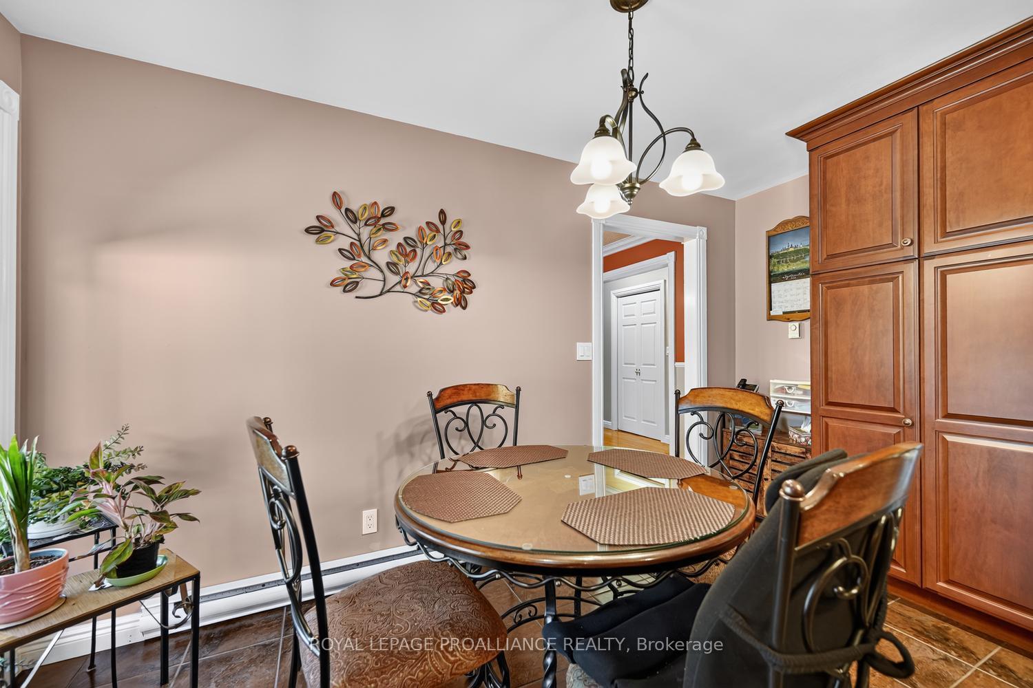 Photo 9 of 4709 Corbett Street, Augusta, Augusta Twp — HOMEH