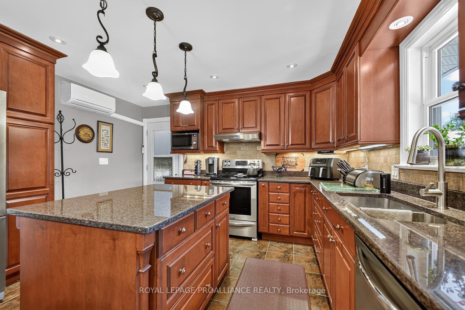 Photo 10 of 4709 Corbett Street, Augusta, Augusta Twp — HOMEH