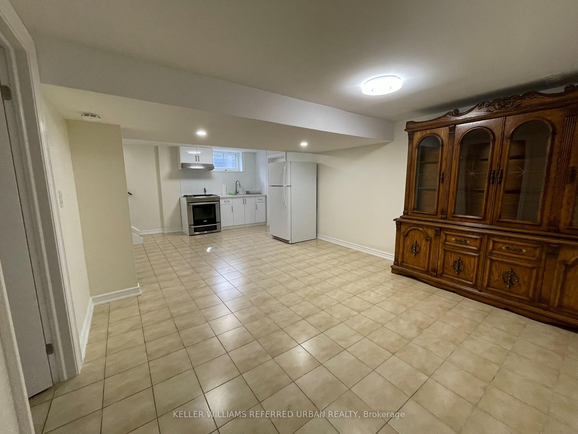 Photo 2 of Unit Bsmt, 384 Maple Leaf Drive, North York, Maple Leaf — HOMEH