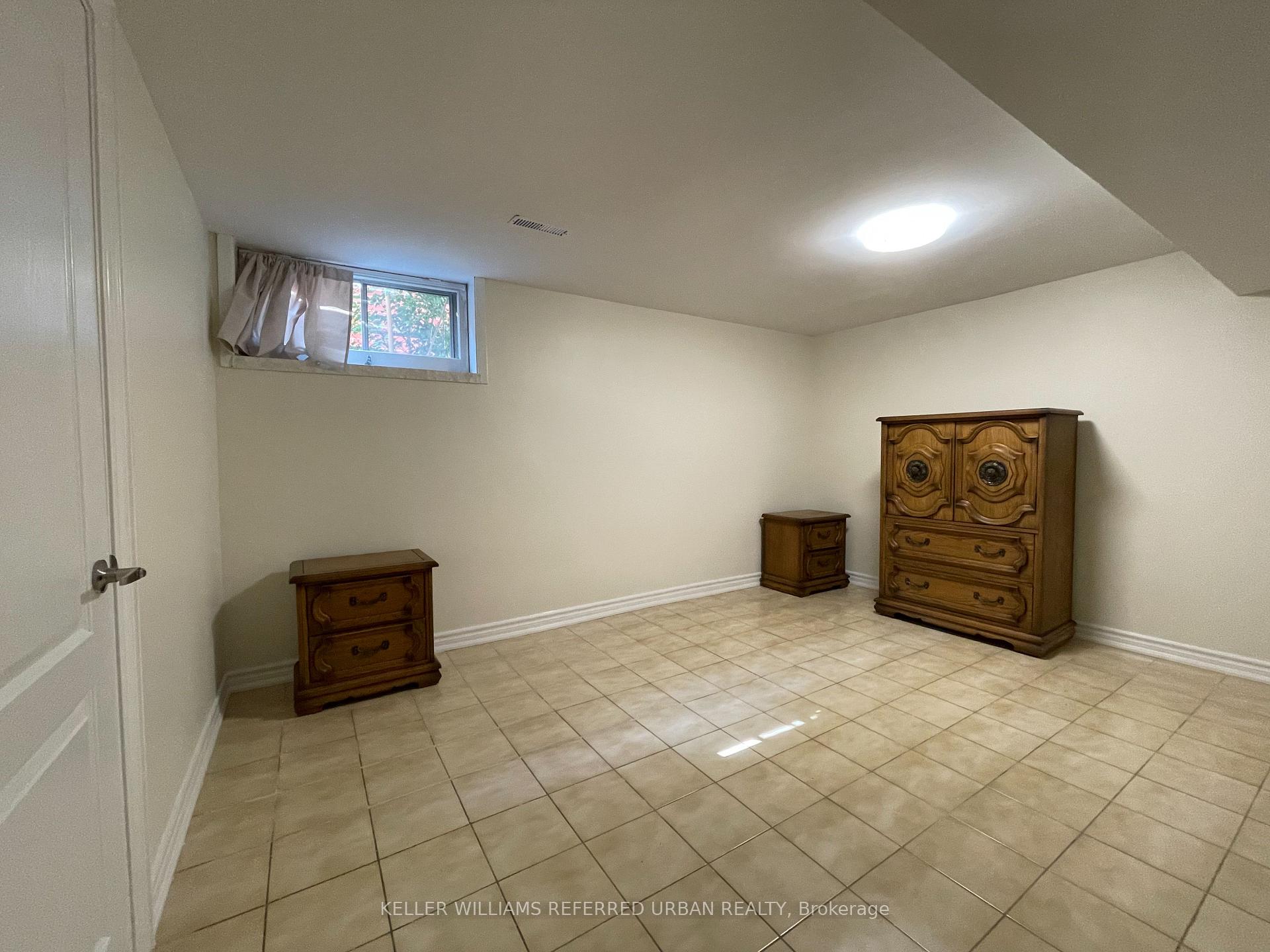 Photo 6 of Unit Bsmt, 384 Maple Leaf Drive, North York, Maple Leaf — HOMEH