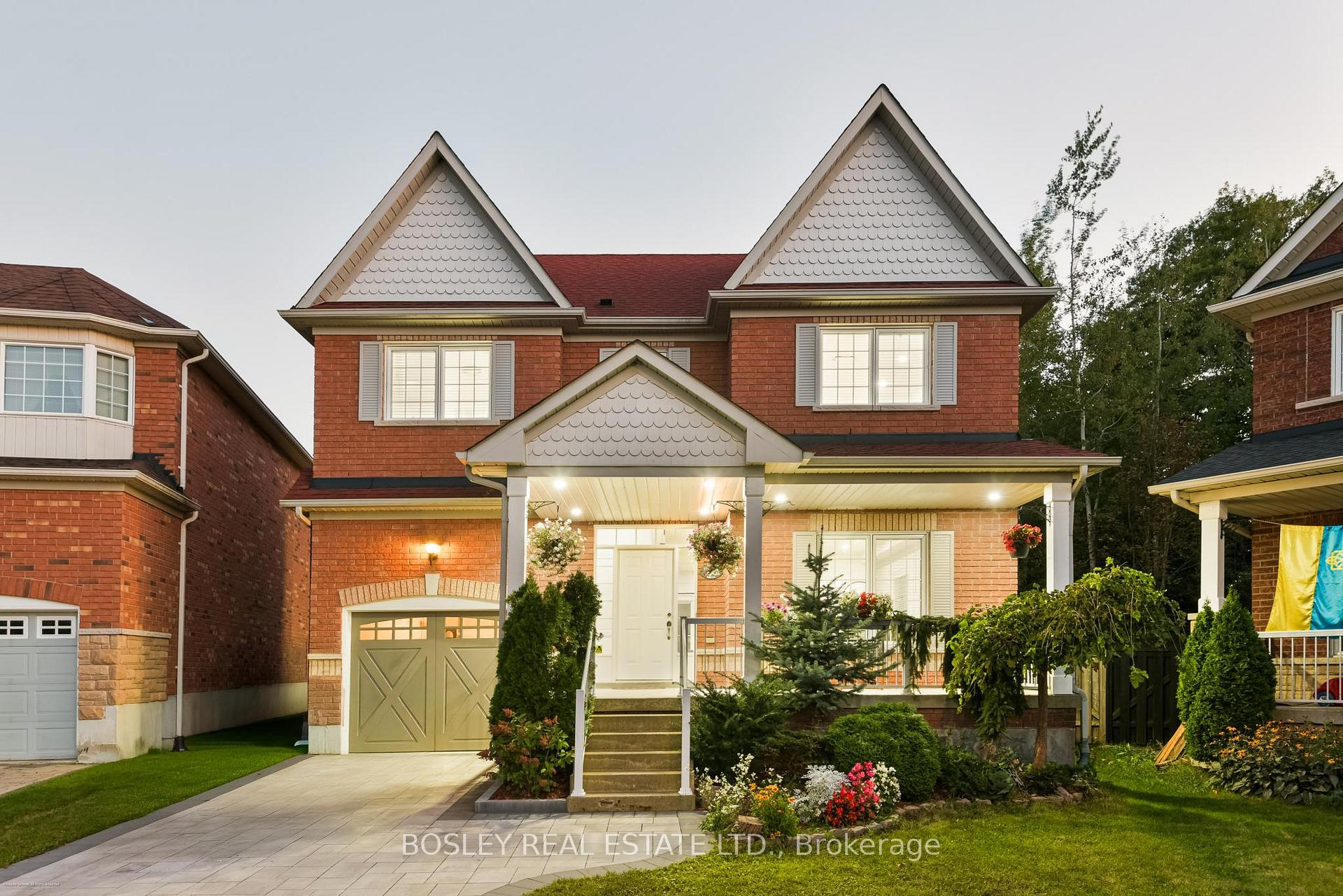 Photo 2 of 20 Trish Drive, Richmond Hill, Oak Ridges Lake Wilcox — HOMEH