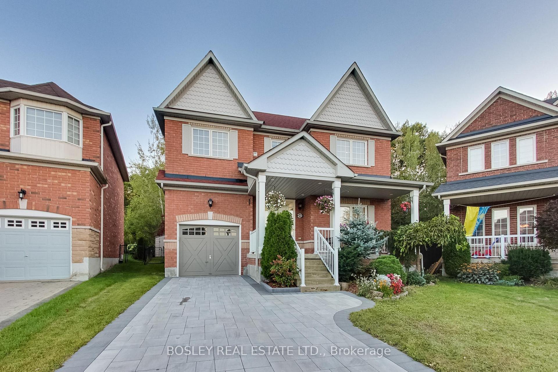 Photo 4 of 20 Trish Drive, Richmond Hill, Oak Ridges Lake Wilcox — HOMEH