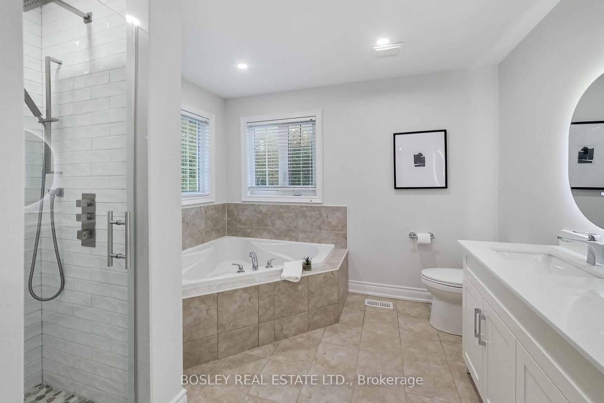 Photo 25 of 20 Trish Drive, Richmond Hill, Oak Ridges Lake Wilcox — HOMEH