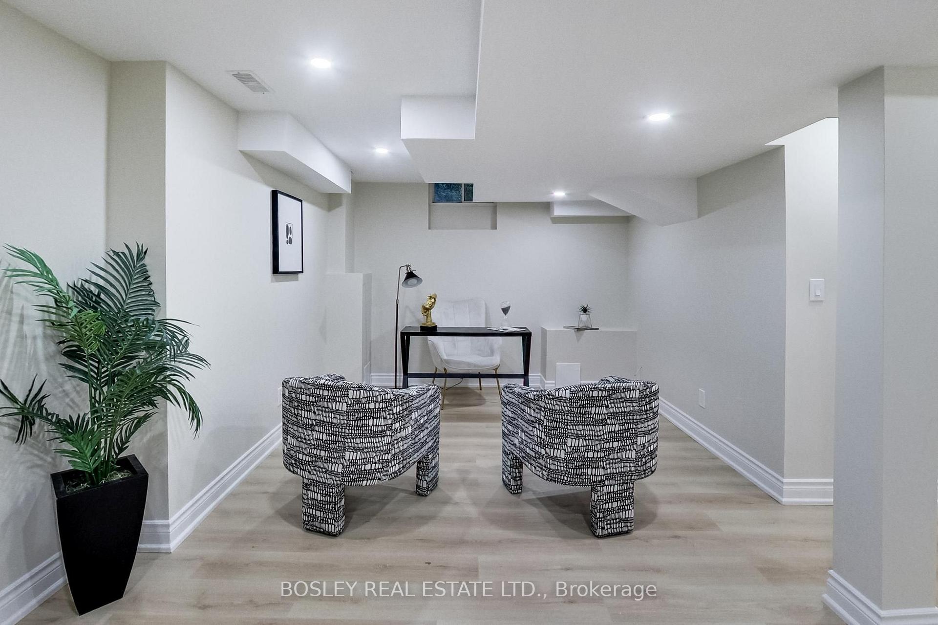 Photo 33 of 20 Trish Drive, Richmond Hill, Oak Ridges Lake Wilcox — HOMEH