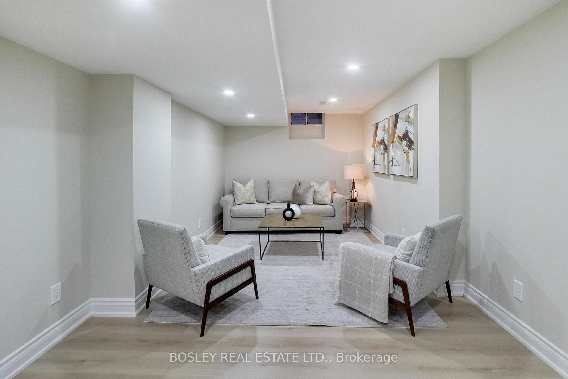 Photo 34 of 20 Trish Drive, Richmond Hill, Oak Ridges Lake Wilcox — HOMEH