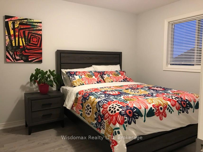 Photo 10 of 15 Winterberry Boulevard, Thorold, Confederation Heights — HOMEH