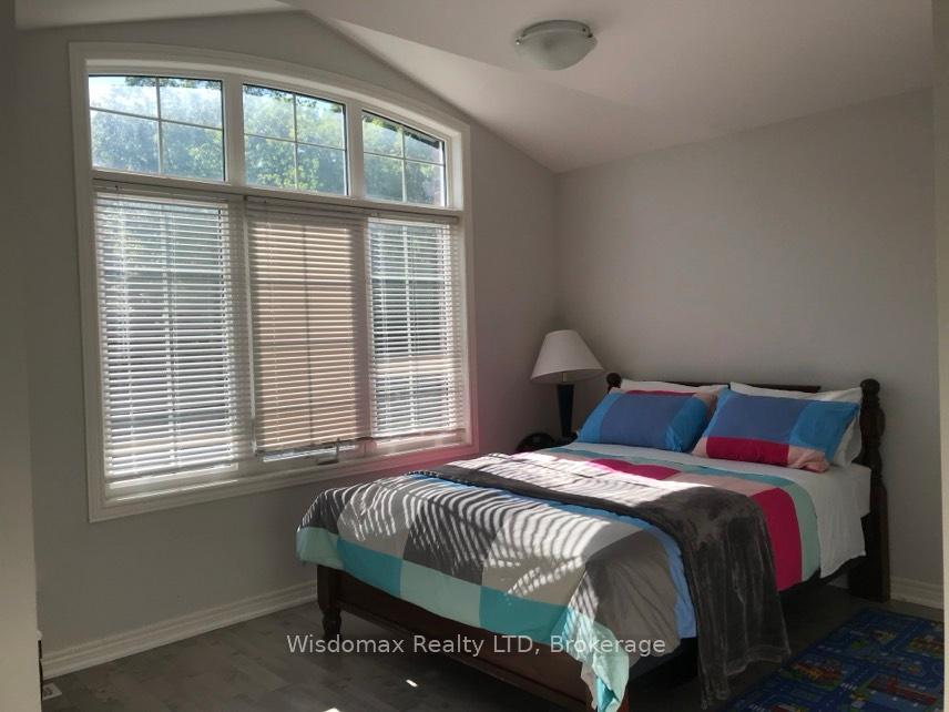 Photo 11 of 15 Winterberry Boulevard, Thorold, Confederation Heights — HOMEH