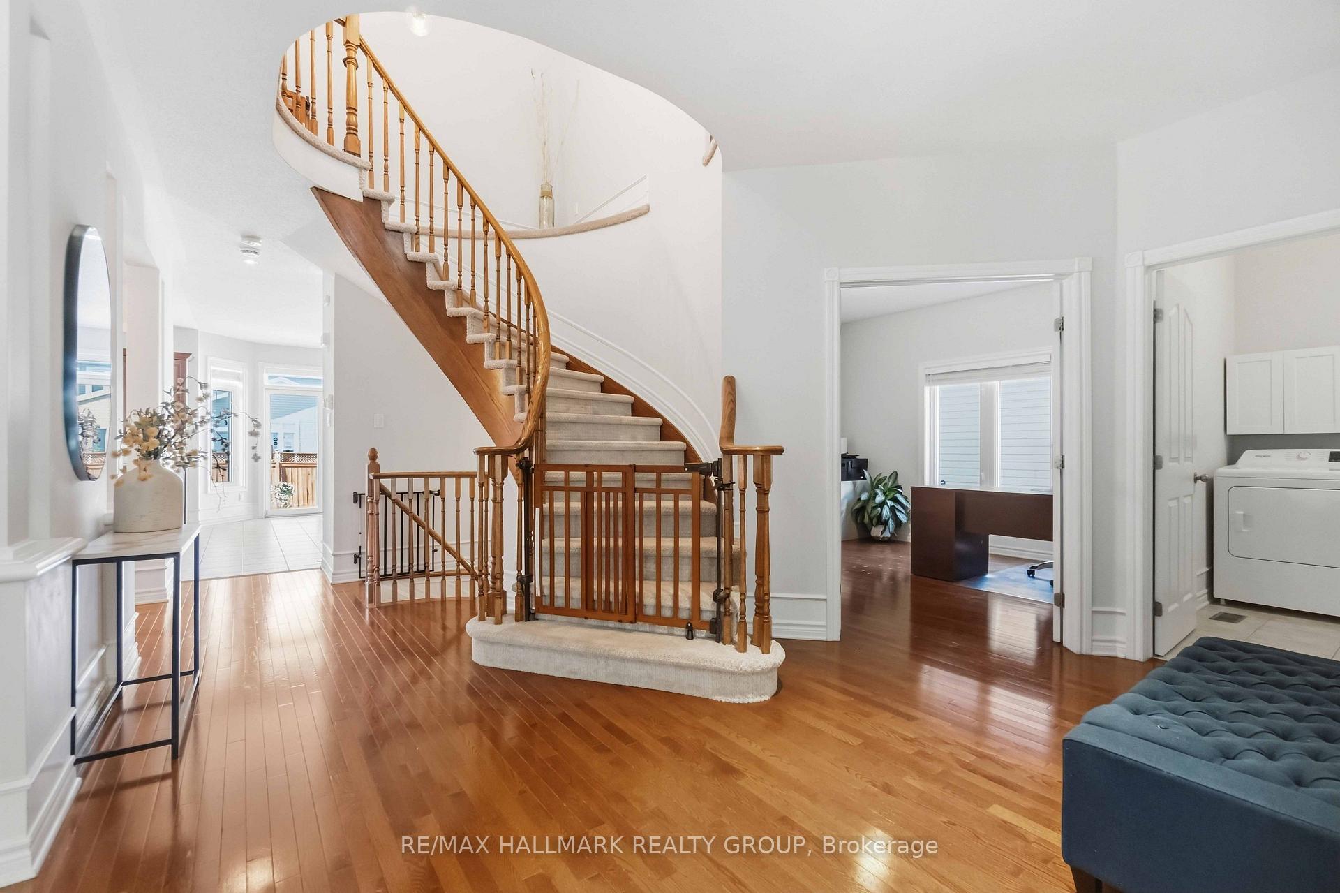 Photo 4 of 212 Janet Way, Ottawa, Notting Hill/Summerside — HOMEH