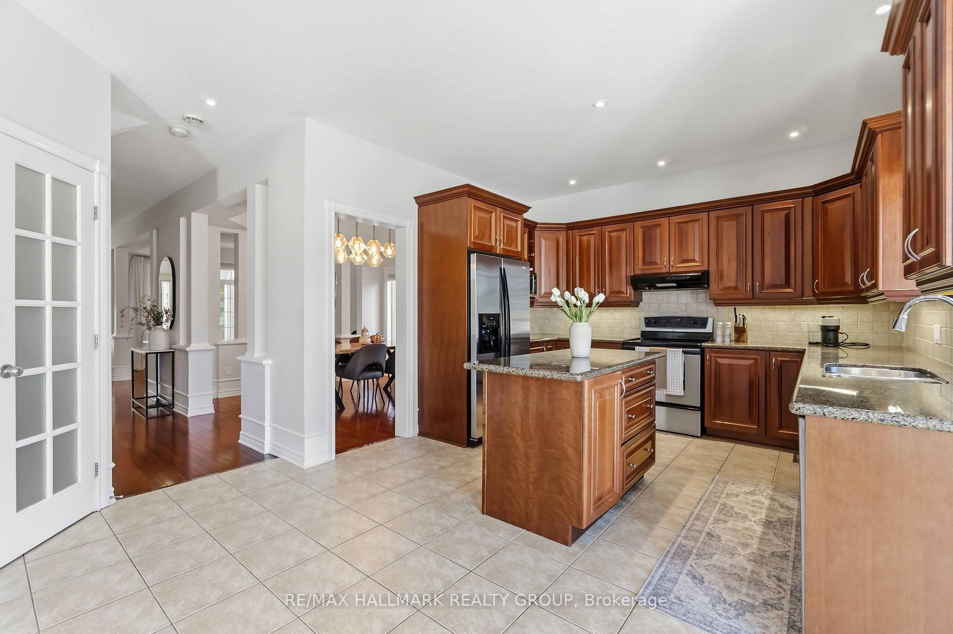 Photo 18 of 212 Janet Way, Ottawa, Notting Hill/Summerside — HOMEH