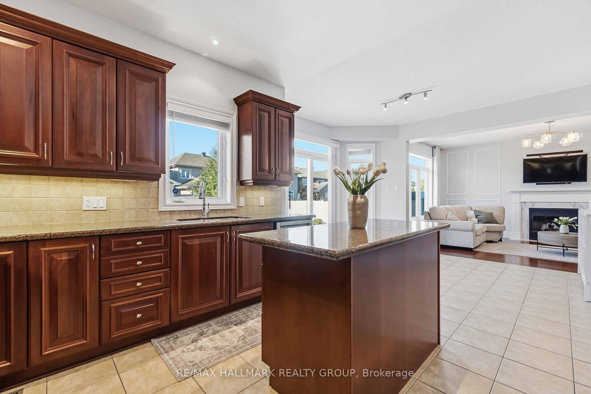 Photo 19 of 212 Janet Way, Ottawa, Notting Hill/Summerside — HOMEH