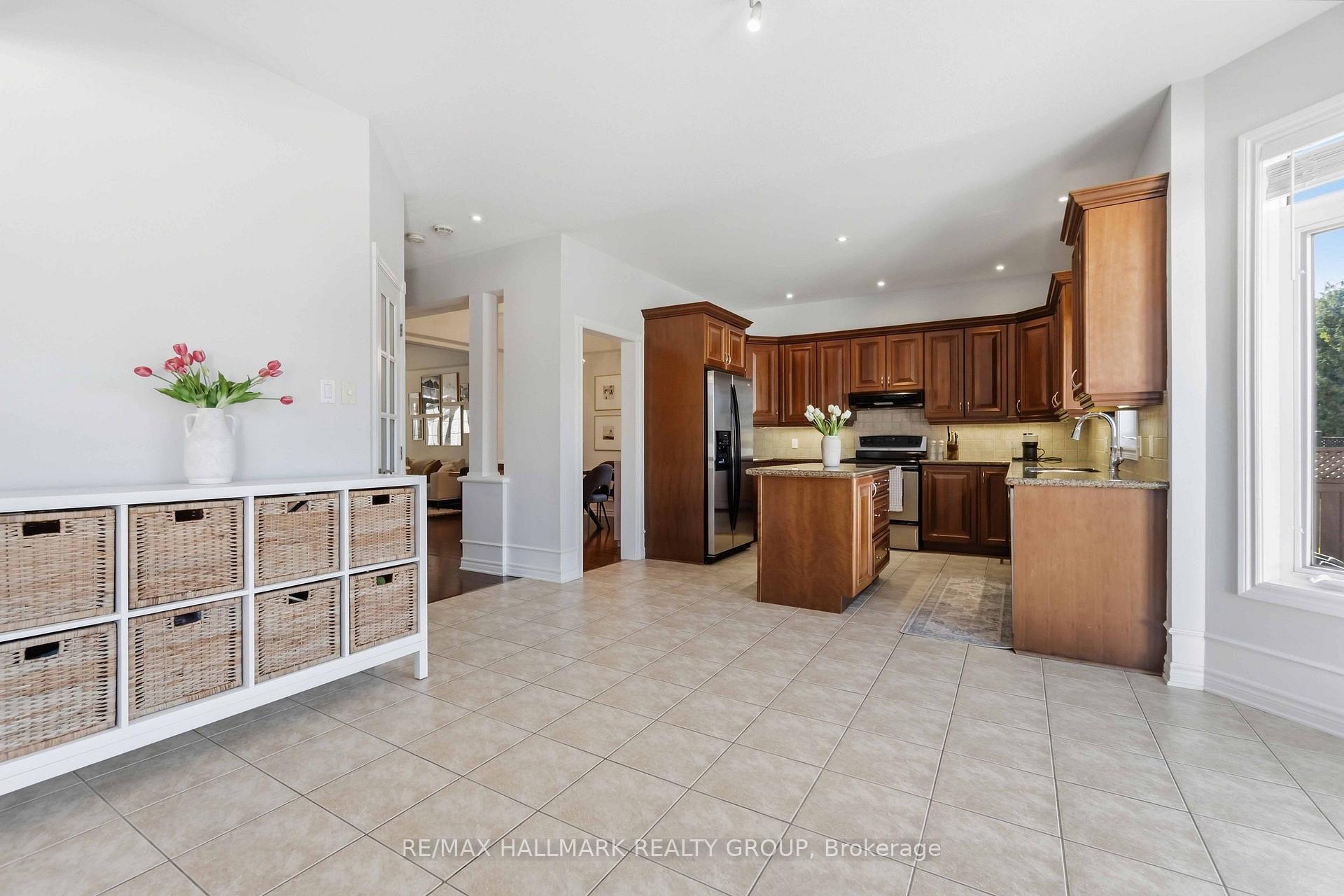 Photo 22 of 212 Janet Way, Ottawa, Notting Hill/Summerside — HOMEH