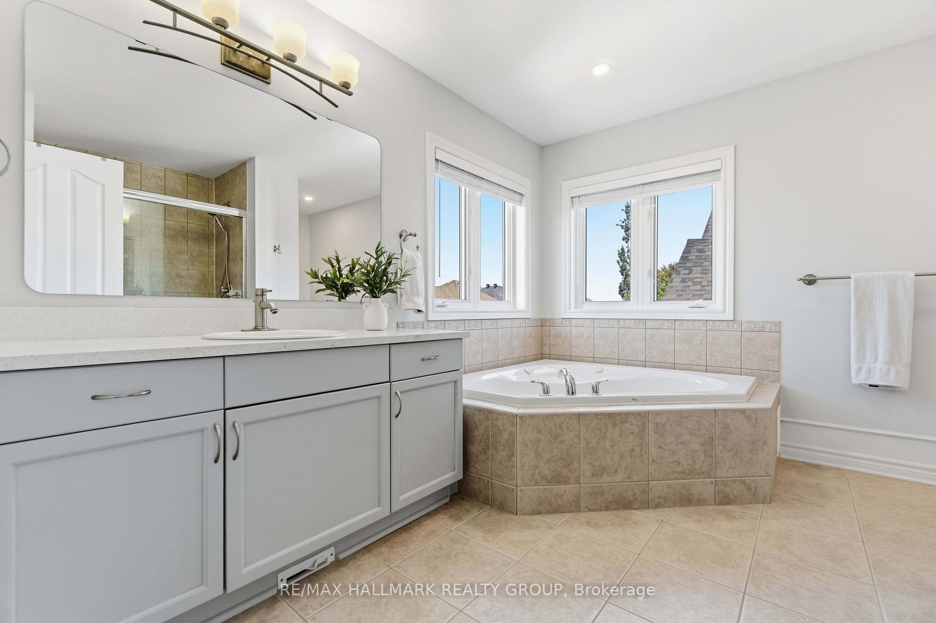 Photo 32 of 212 Janet Way, Ottawa, Notting Hill/Summerside — HOMEH