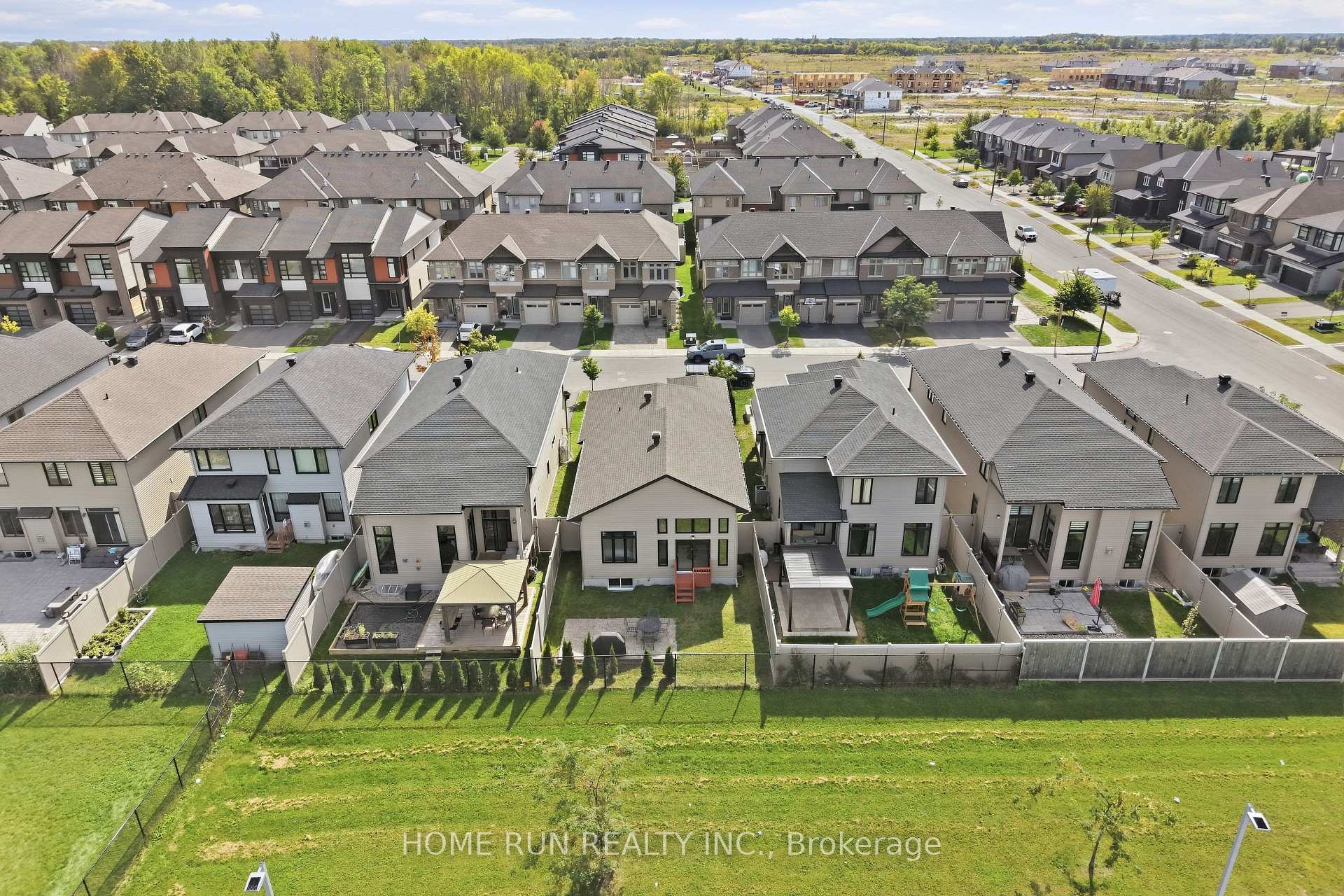 Photo 3 of 717 Octave Grove, Ottawa, Riverside South/Gloucester Glen — HOMEH