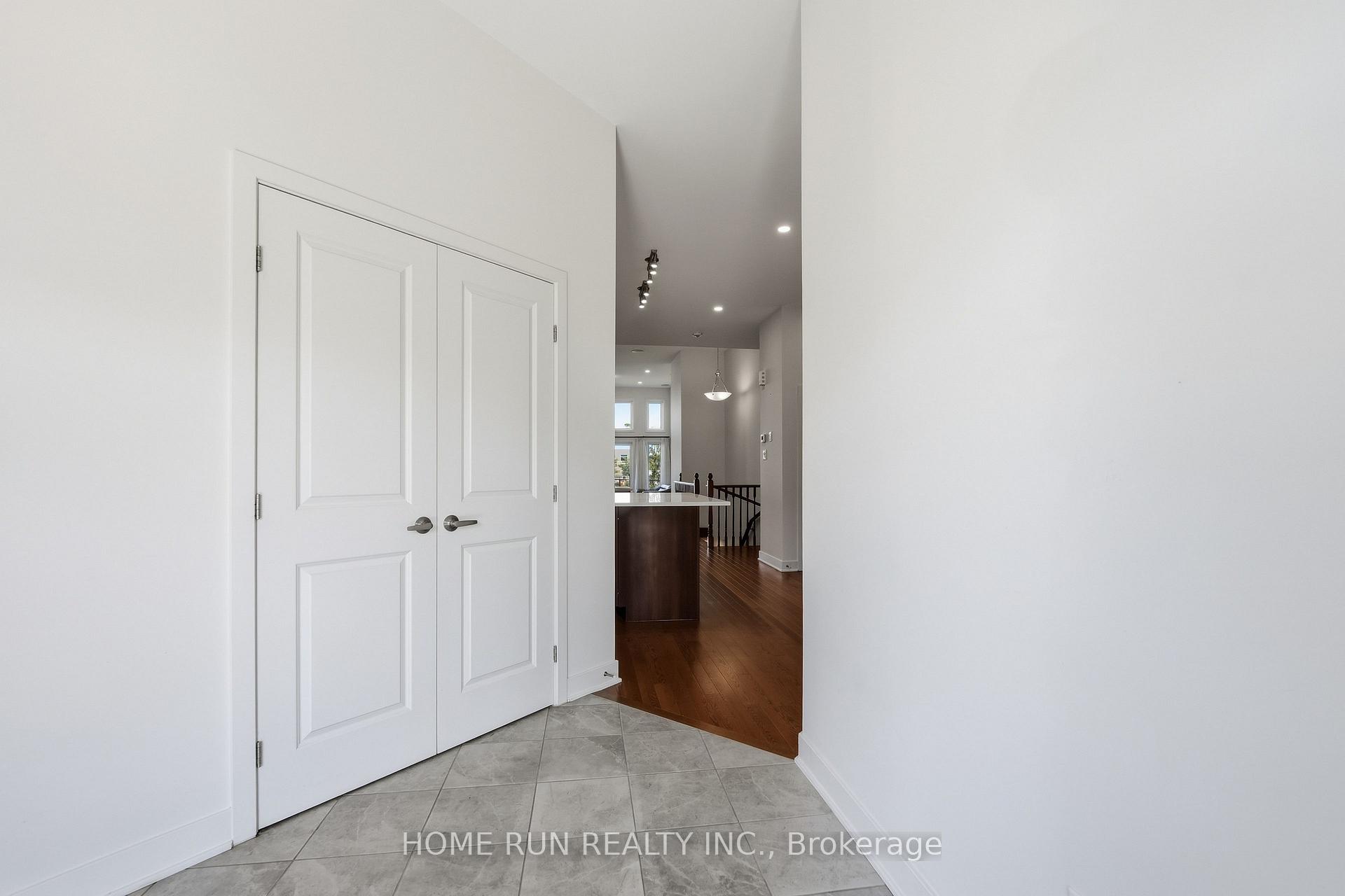 Photo 4 of 717 Octave Grove, Ottawa, Riverside South/Gloucester Glen — HOMEH