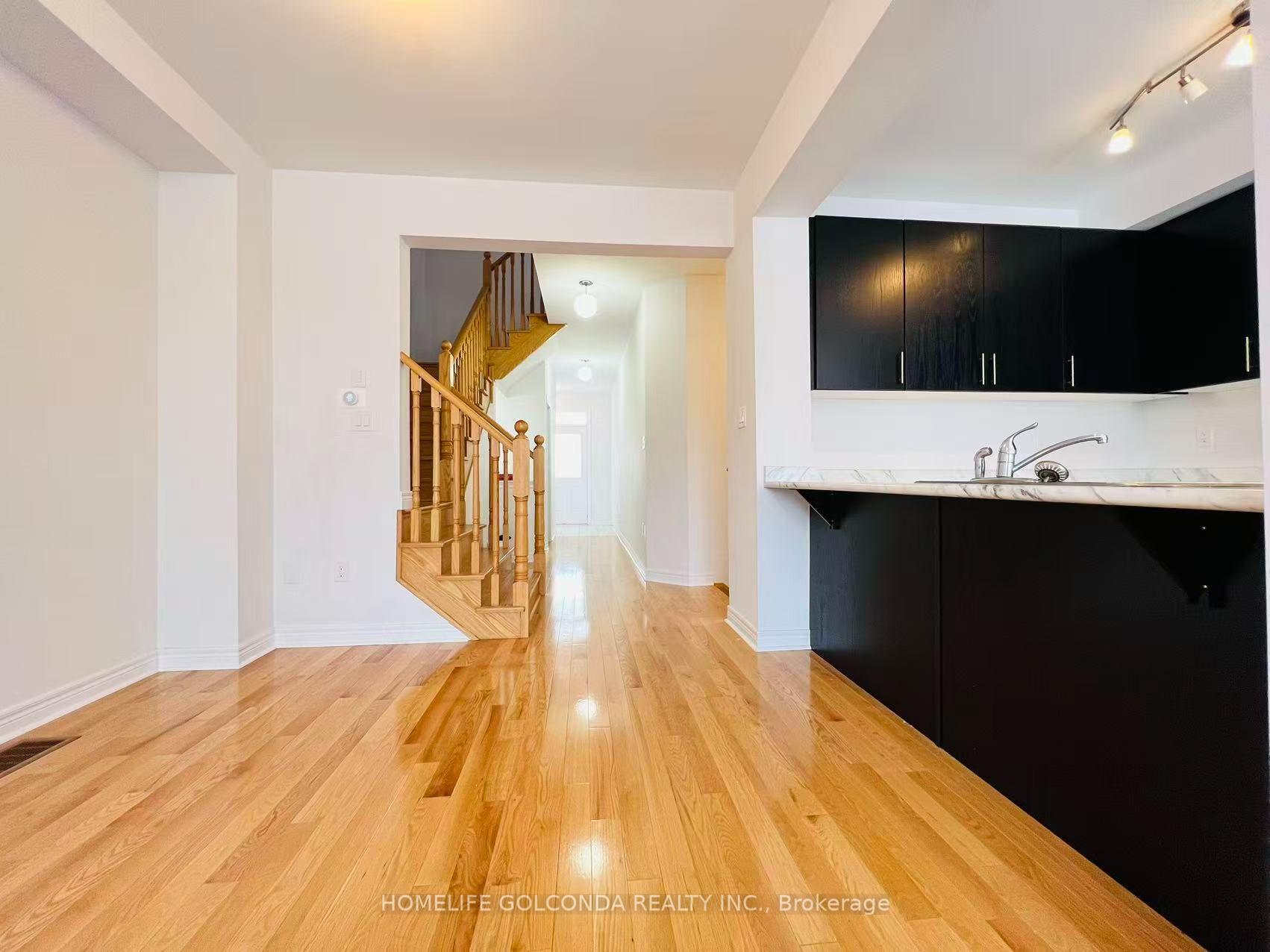 Photo 5 of 19 Homer Crescent, Aurora, Rural Aurora — HOMEH