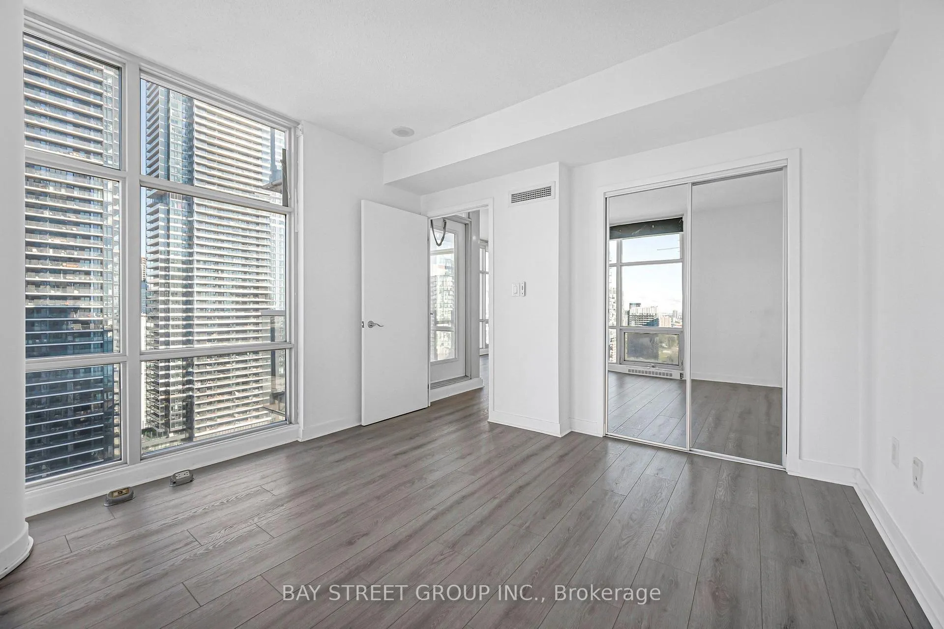 Photo 31 of Unit 3703, 35 Mariner Terrace, Toronto, Waterfront Communities — HOMEH
