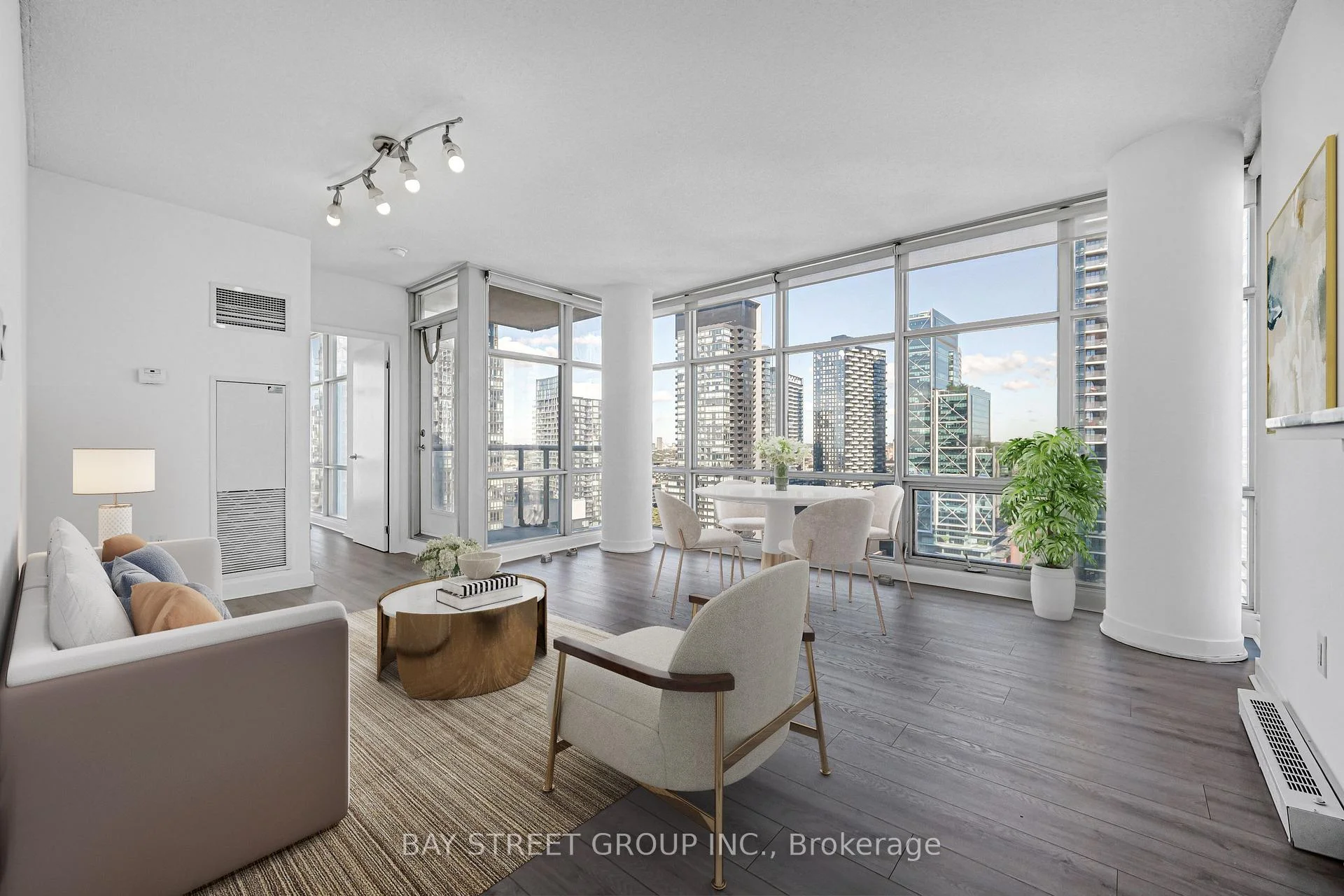 Photo of Unit 3703, 35 Mariner Terrace