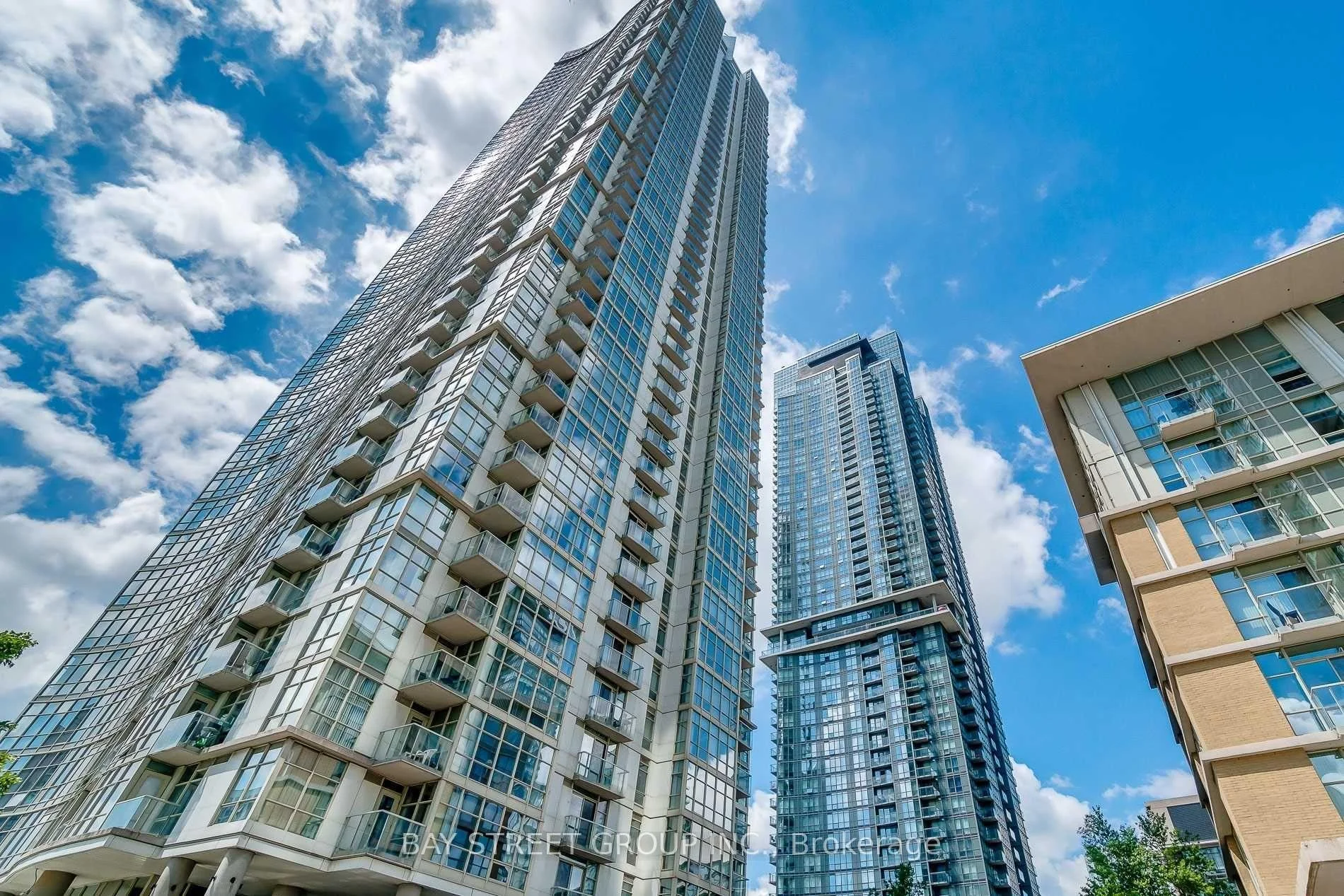 Photo 4 of Unit 3703, 35 Mariner Terrace, Toronto, Waterfront Communities — HOMEH