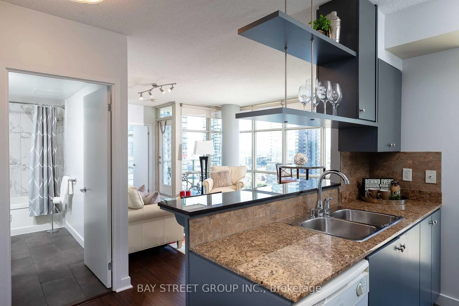 Photo 16 of Unit 3703, 35 Mariner Terrace, Toronto, Waterfront Communities — HOMEH