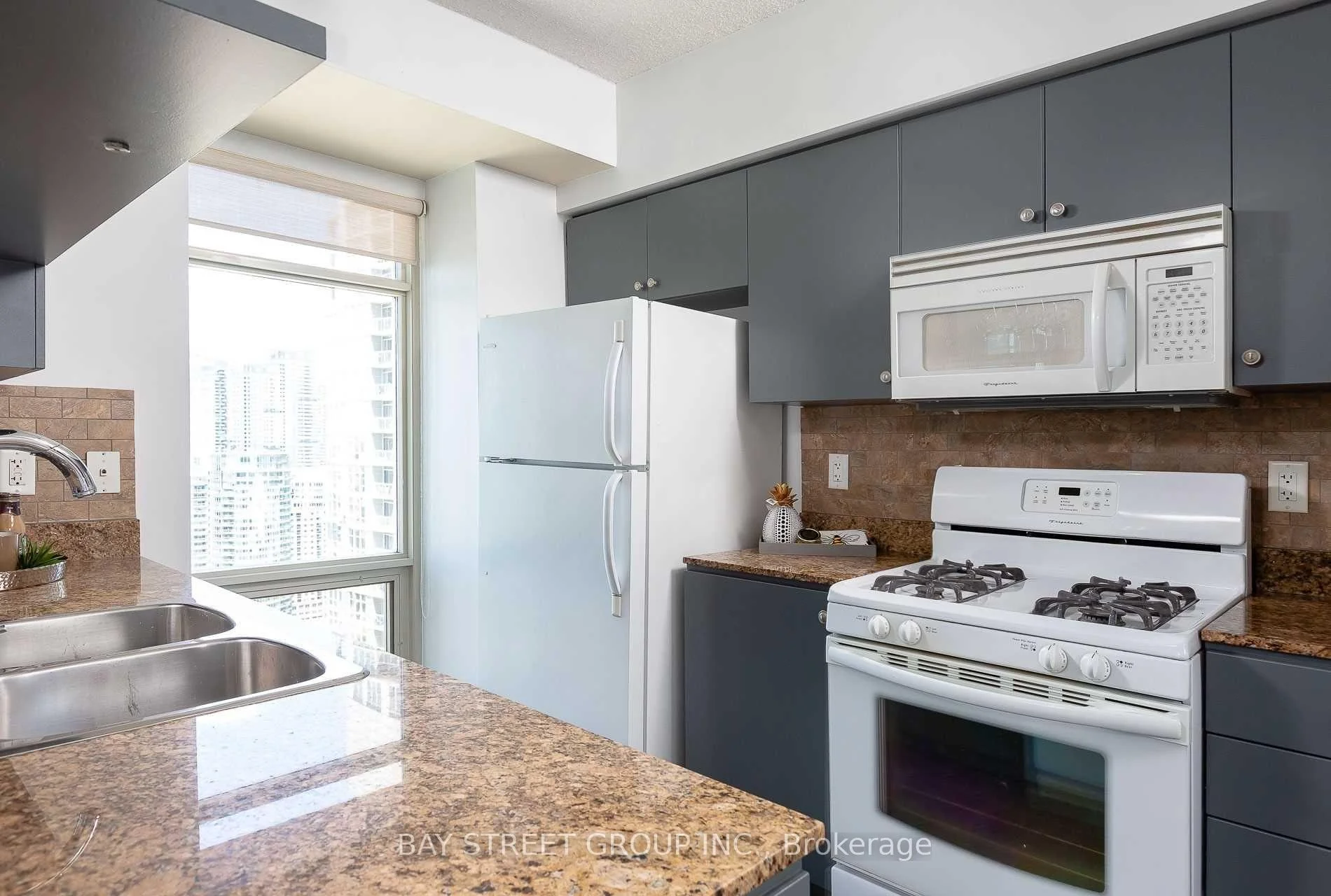 Photo 26 of Unit 3703, 35 Mariner Terrace, Toronto, Waterfront Communities — HOMEH