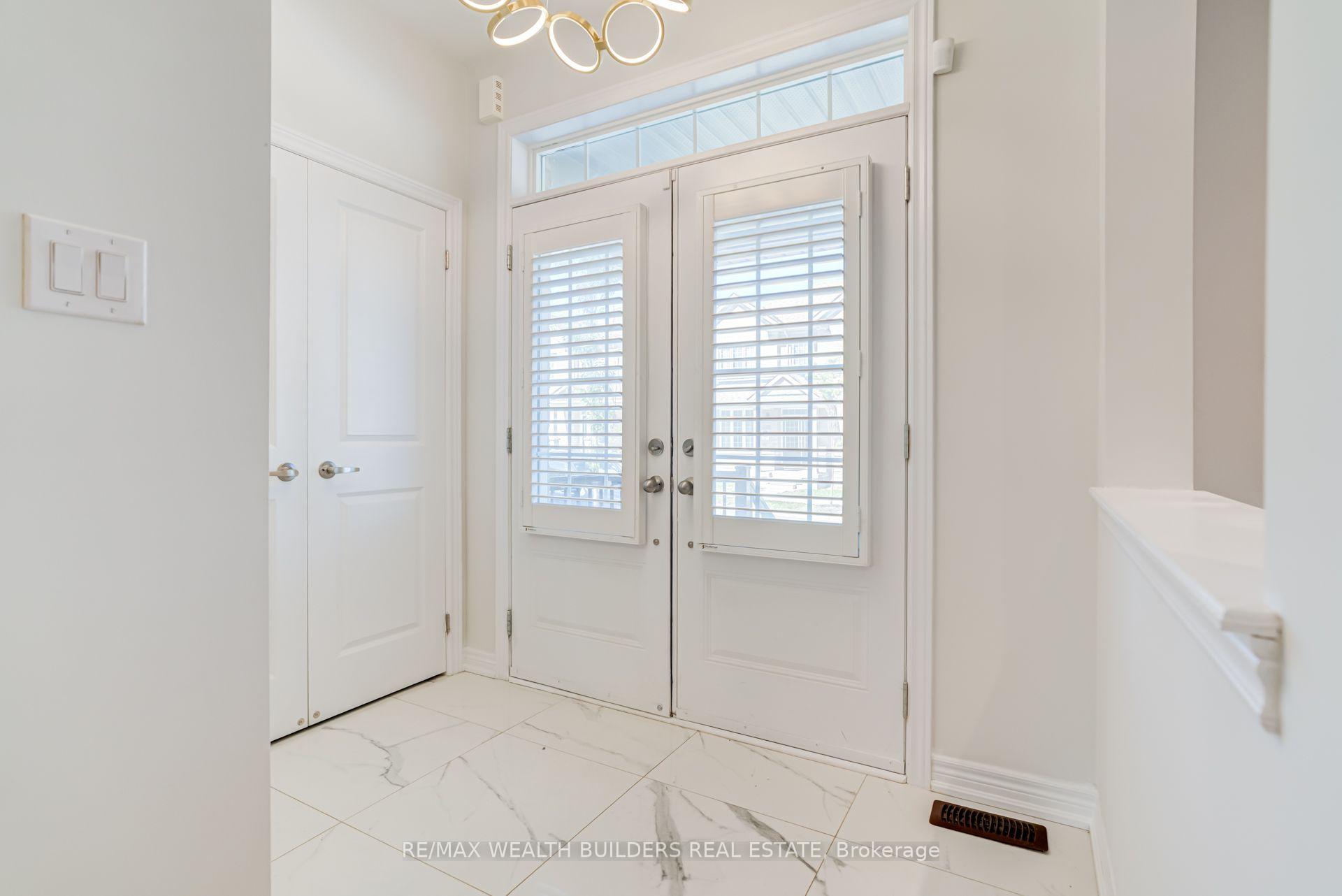 Photo 3 of 13 Waterleaf Road, Markham, Cornell — HOMEH