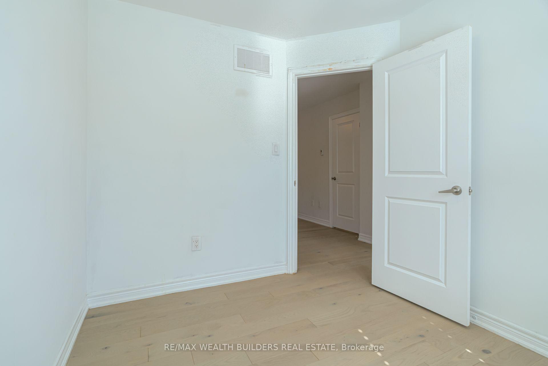 Photo 37 of 13 Waterleaf Road, Markham, Cornell — HOMEH